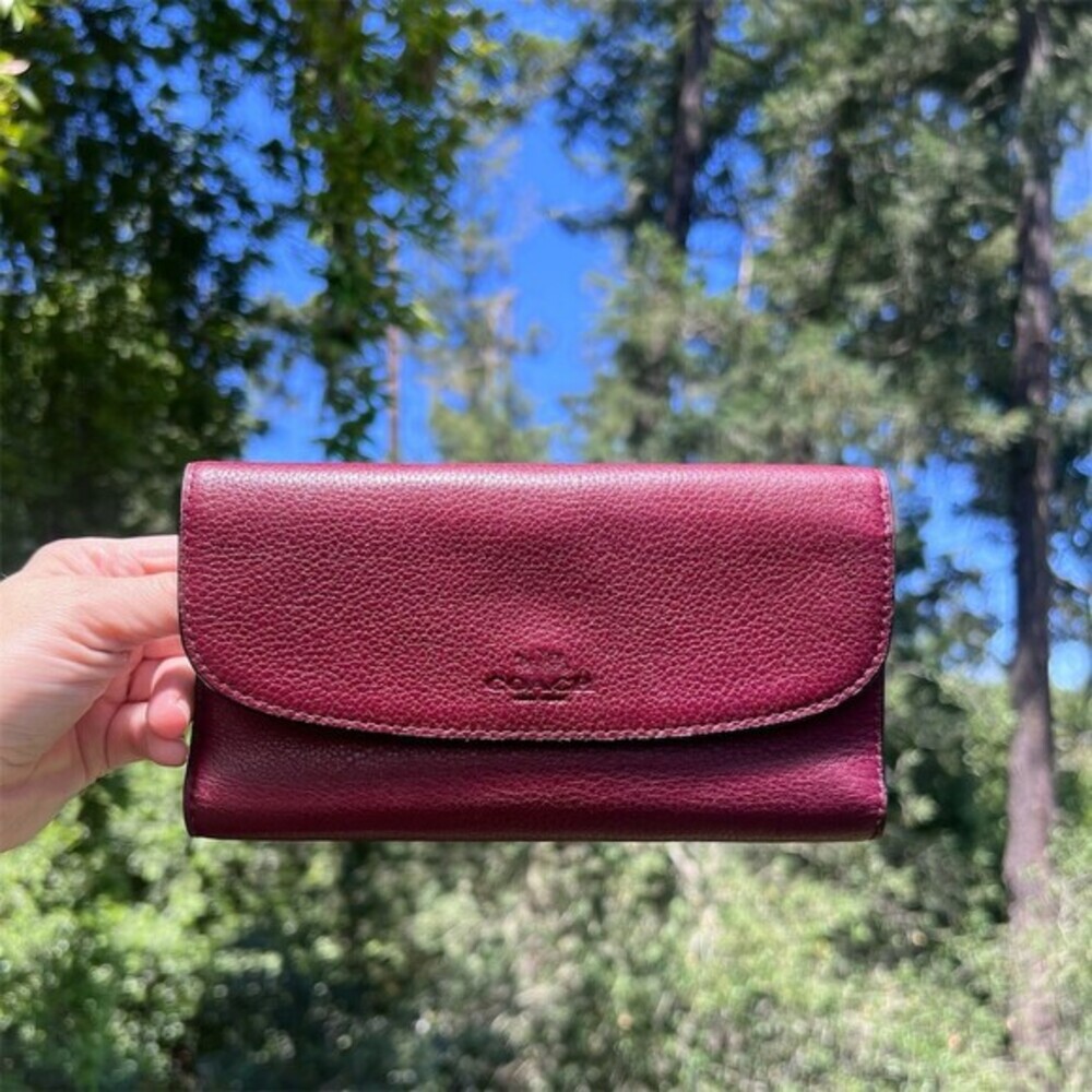 Coach Vintage Burgundy Pebble Leather Trifold Wallet W Silver Hardware Authentic